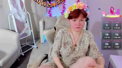 Snapshot of dreammyluna chatting on 10.23.25 Luna online show from 10.23.25
