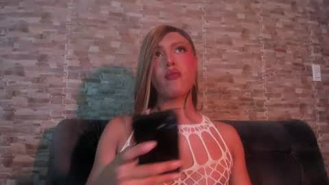 Snapshot of dreams_chloe chatting on 06.21.26 dreams_chloe online show from 06.21.26