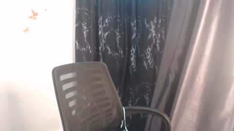 Snapshot of dreamy_wetpussy chatting on 04.29.26 BEAUTY online show from 04.29.26