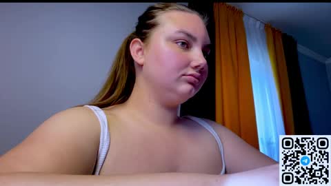 Snapshot of dreamyblushfairy chatting on 05.28.26 Mila online show from 05.28.26