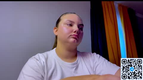 Snapshot of dreamyblushfairy chatting on 06.23.26 Mila online show from 06.23.26
