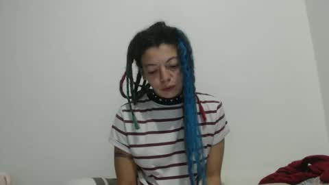 Snapshot of dreamylatina chatting on 11.19.25 DreamyLatina online show from 11.19.25