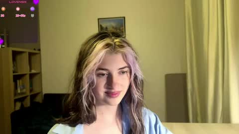 Snapshot of dremazwahlen chatting on 04.26.26 Dia online show from 04.26.26