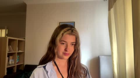 Snapshot of dremazwahlen chatting on 05.17.26 Dia online show from 05.17.26