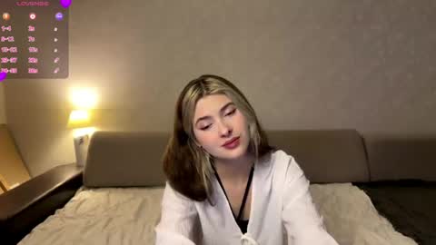 Snapshot of dremazwahlen chatting on 05.28.26 Dia online show from 05.28.26