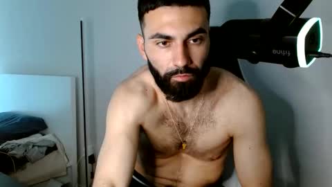 Snapshot of drewwho_ chatting on 04.11.26 drewwho_ online show from 04.11.26