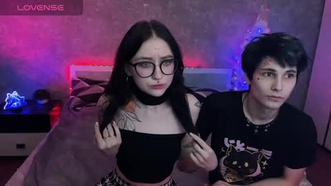 Snapshot of drillhouse_ chatting on 12.17.24 Tara Sonny online show from 12.17.24