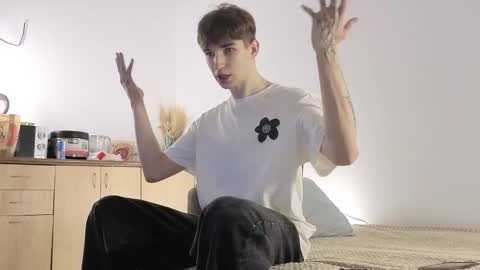 Snapshot of drinklinov chatting on 12.19.25 Mark online show from 12.19.25