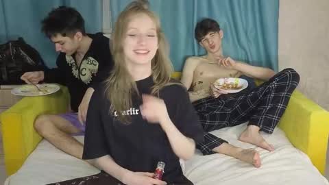 Snapshot of drinklinov chatting on 02.05.26 Mark online show from 02.05.26