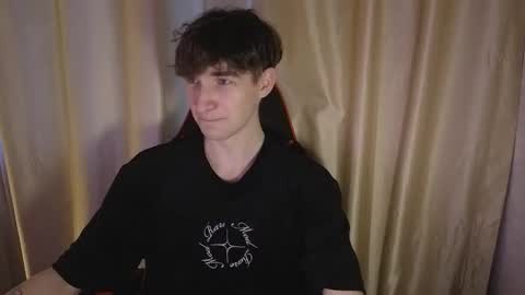 Snapshot of drinklinov chatting on 02.25.26 Mark online show from 02.25.26