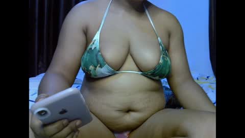 Snapshot of drippingnwet chatting on 04.14.26 drippingnwet online show from 04.14.26