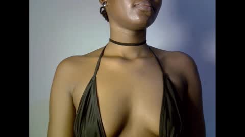 Snapshot of drippingpussy__ chatting on 10.25.25 drippingpussy__ online show from 10.25.25