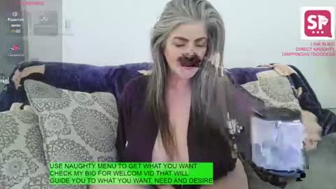 Snapshot of drippingwetgoddess chatting on 07.08.26 Angie online show from 07.08.26