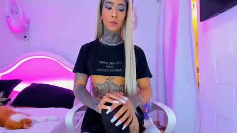 drippyorlove online show from 09.19.25