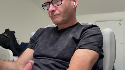 Snapshot of drnickarman chatting on 10.17.25 Nick online show from 10.17.25