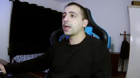 Snapshot of droooooones chatting on 12.02.24 droooooones online show from 12.02.24