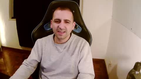 Snapshot of droooooones chatting on 02.16.25 droooooones online show from 02.16.25