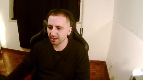 Snapshot of droooooones chatting on 03.01.25 droooooones online show from 03.01.25