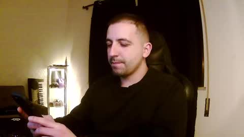 Snapshot of droooooones chatting on 03.04.25 droooooones online show from 03.04.25