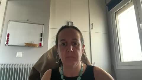 Snapshot of drresa chatting on 04.18.26 Dr. Resa online show from 04.18.26