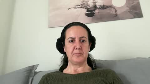 Snapshot of drresa chatting on 04.23.26 Dr. Resa online show from 04.23.26