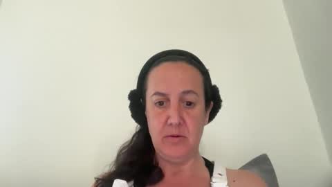 Snapshot of drresa chatting on 05.06.26 Dr. Resa online show from 05.06.26