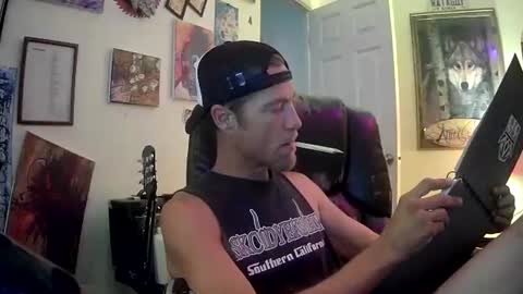 Snapshot of druedowm chatting on 10.18.25 druedowm online show from 10.18.25