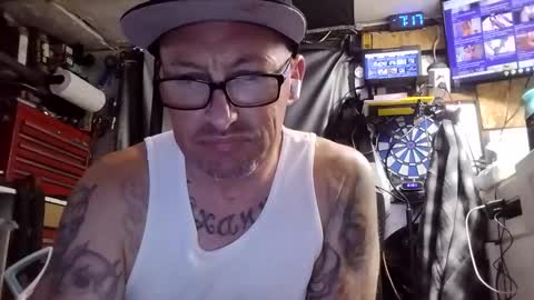 Snapshot of dsmock chatting on 11.24.25 dsmock online show from 11.24.25