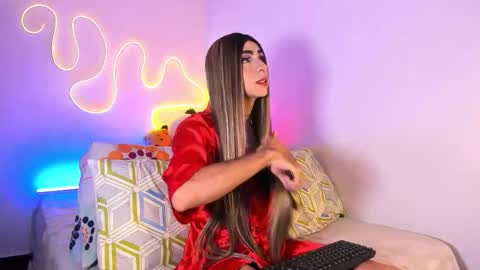 Snapshot of dual_seduction25 chatting on 02.10.26 Juan Marulanda online show from 02.10.26