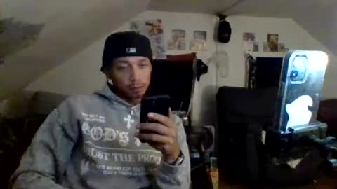 Snapshot of dubz07 chatting on 07.18.26 dubz07 online show from 07.18.26