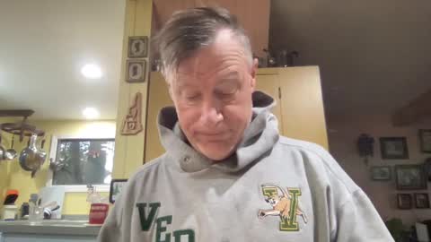 Snapshot of dudeinnh chatting on 10.02.25 Steve online show from 10.02.25