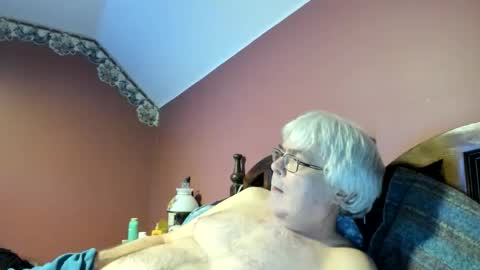 Snapshot of dug38 chatting on 05.06.26 Doug online show from 05.06.26