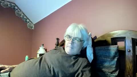 Snapshot of dug38 chatting on 06.08.26 Doug online show from 06.08.26