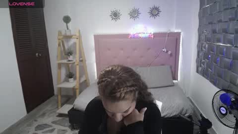 dulce__lovee online show from 12.17.25
