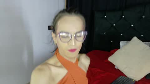 Snapshot of dulce_alexandra chatting on 05.21.26 Dulce Alexandra online show from 05.21.26