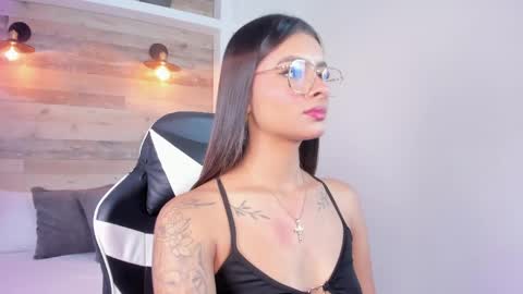 Snapshot of dulce_glow_ chatting on 05.02.26 D U L C E online show from 05.02.26