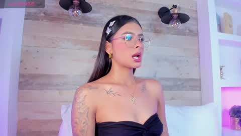 Snapshot of dulce_glow_ chatting on 05.03.26 D U L C E online show from 05.03.26