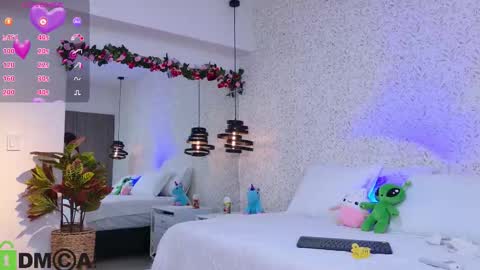 dulce_isabel_ online show from 03.14.26