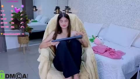 Snapshot of dulce_isabel_ chatting on 04.23.26 dulce_isabel_ online show from 04.23.26