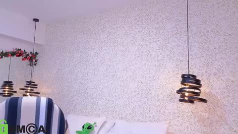 Snapshot of dulce_isabel_ chatting on 05.26.26 dulce_isabel_ online show from 05.26.26
