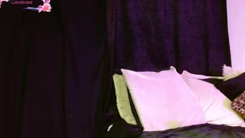 Snapshot of dulce_tara chatting on 01.18.26 online show from 01.18.26