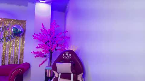 dulce_viioleta online show from 12.18.25