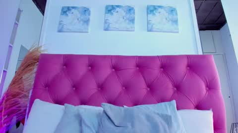 Dulce  online show from 02.28.25