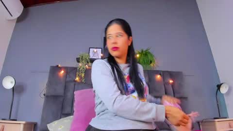 Snapshot of dulceaurora_ chatting on 04.26.26 DULCE AURORA online show from 04.26.26