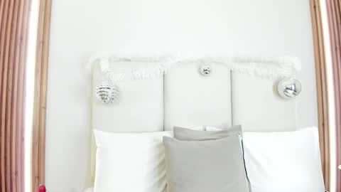 Snapshot of dulcecoleman chatting on 12.19.25 Dulce online show from 12.19.25