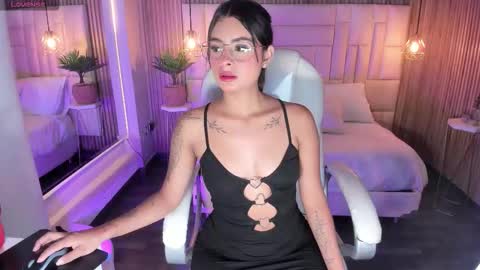 Snapshot of dulcegreem chatting on 11.06.25 Dulce online show from 11.06.25