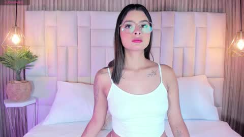 Snapshot of dulcegreem chatting on 12.03.25 Dulce online show from 12.03.25