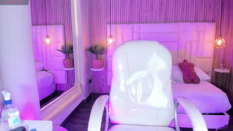 Snapshot of dulcegreem chatting on 12.20.25 Dulce online show from 12.20.25