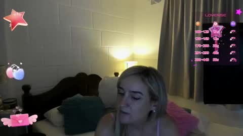 Snapshot of dulcejulia chatting on 03.09.25 Sweetnina online show from 03.09.25