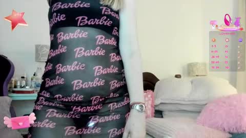 Snapshot of dulcejulia chatting on 10.14.25 Sweetnina online show from 10.14.25